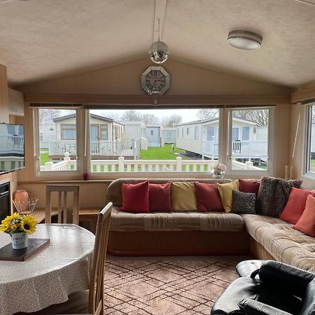 Cosy 3 Bedroom Caravan, South Cerney Dış mekan fotoğraf