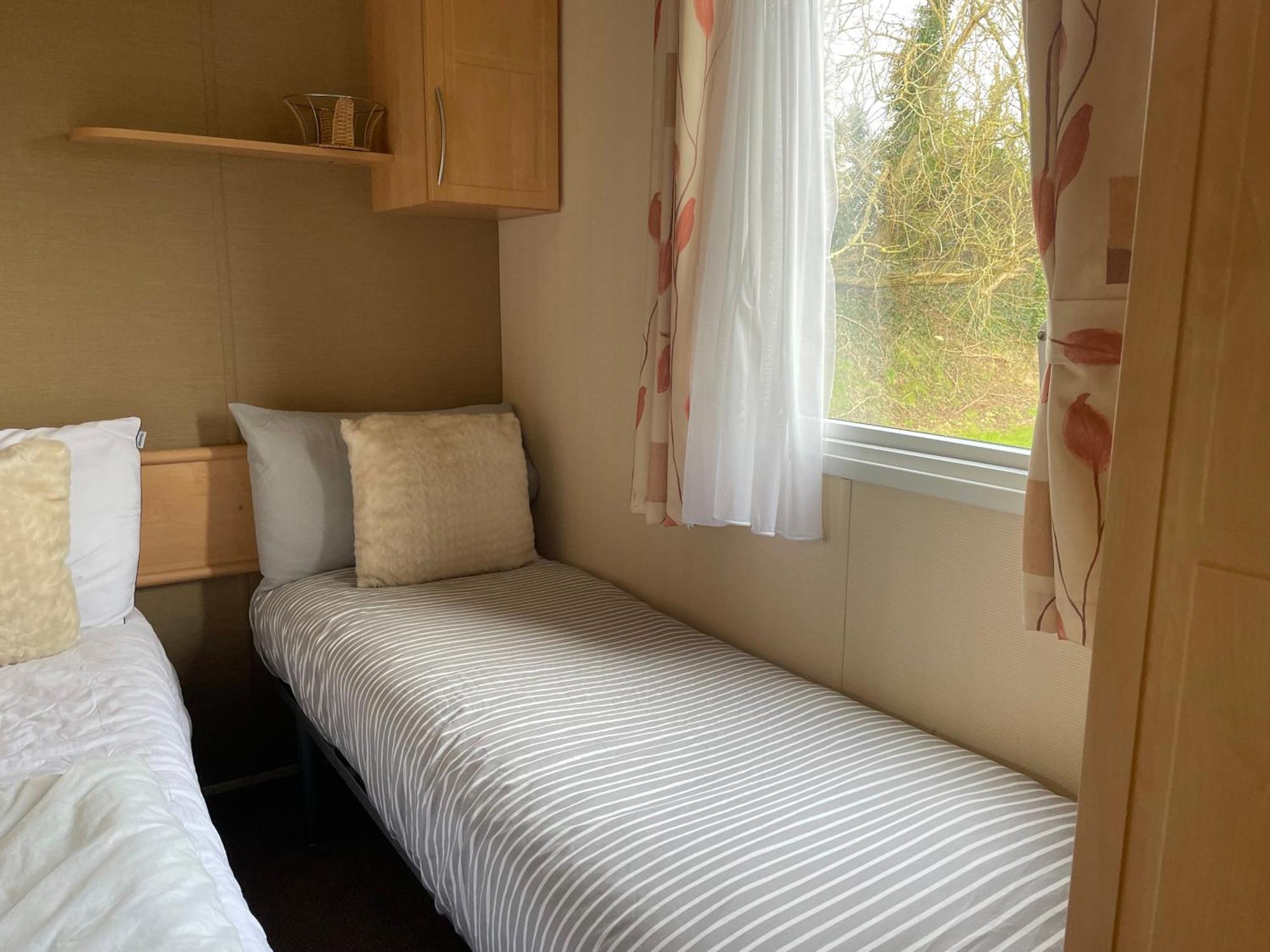 Cosy 3 Bedroom Caravan, South Cerney Dış mekan fotoğraf